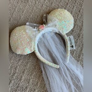 Disney Minnie bridal ears with veil